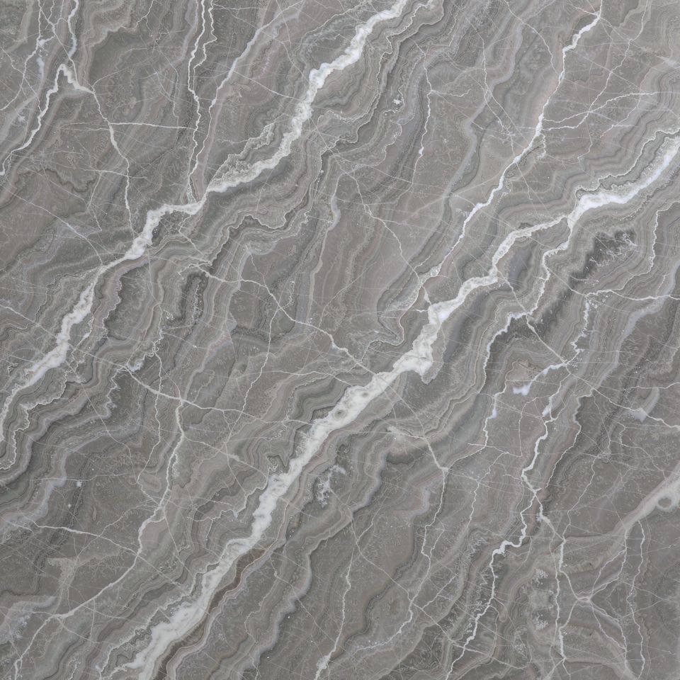 阿爾卑斯灰 Alpine Grey Marble 石材樣板圖，灰色系，產地意大利，產地意大利，體積密度2.73 g/cm³，吸水率≤0.34%，莫氏硬度3，適用於地面、牆身、檯面、客廳