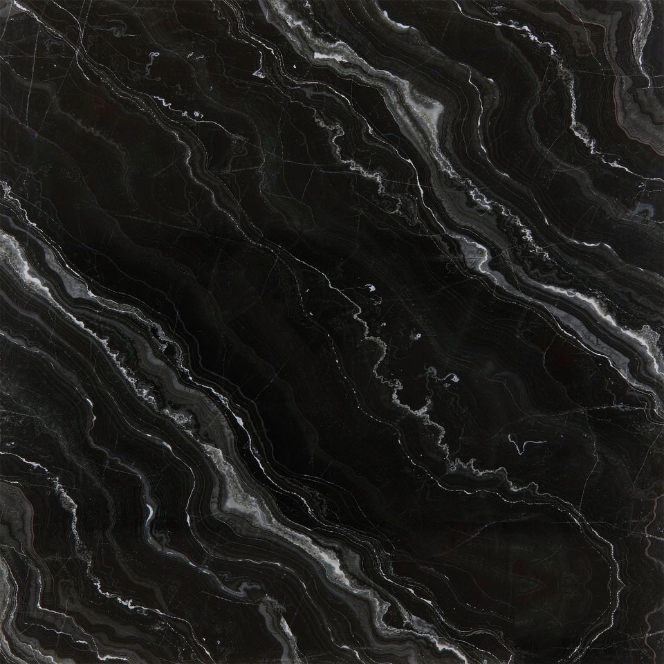 黑曜石 Black Obsidian Marble 石材樣板圖，黑色系，產地中國，產地中國，體積密度2.70 g/cm³，吸水率≤0.48%，莫氏硬度3，適用於地面、牆身、檯面、特色牆