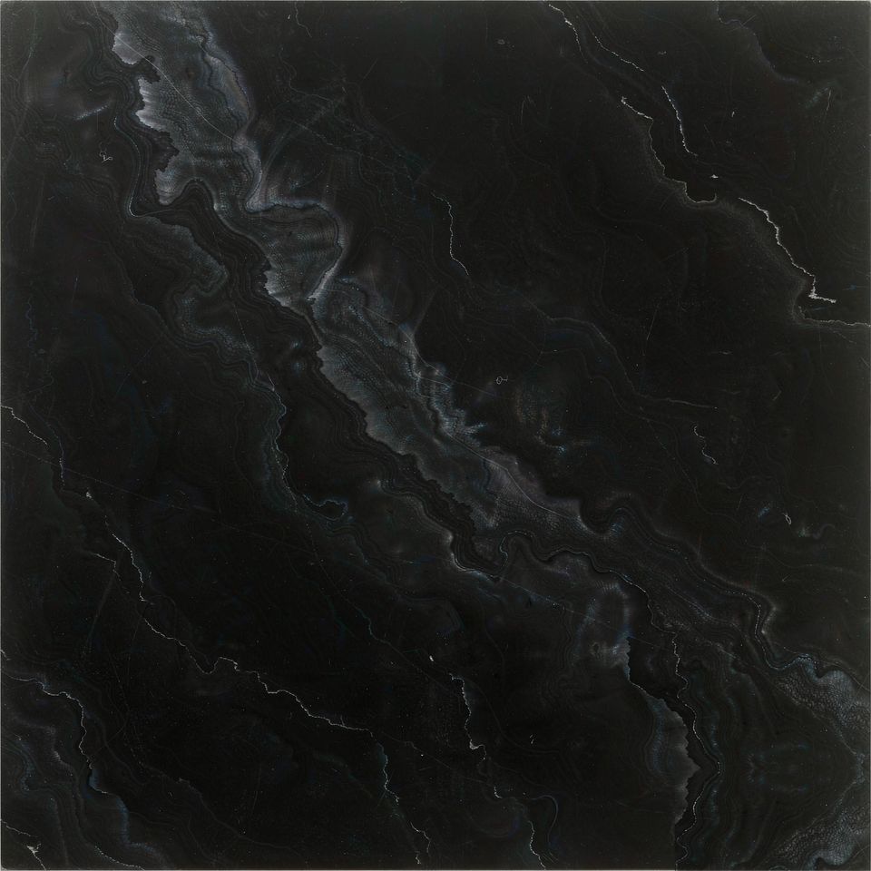 黑珍珠 Black Pearl Marble 石材樣板圖,黑色系,產地中國,產地中國,體積密度2.62 g/cm³,吸水率≤0.43%,莫氏硬度3,適用於地面、牆身、檯面、大堂、特色牆