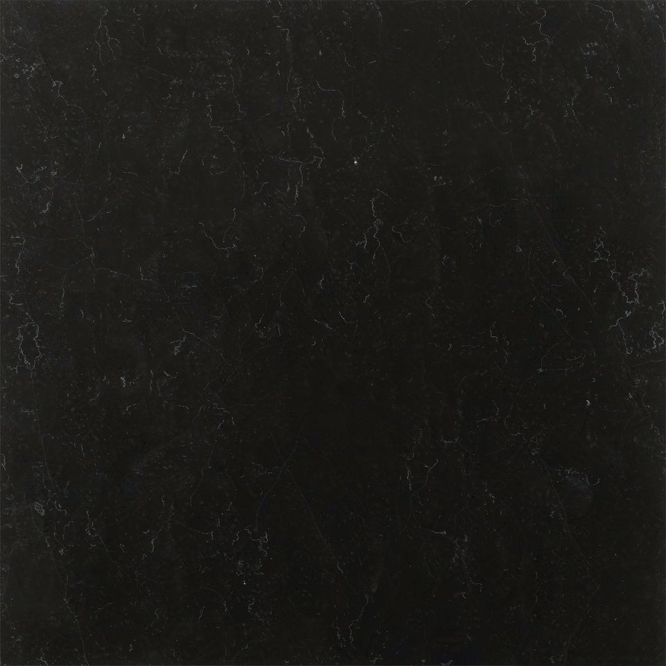 煤炭黑 Coal Black Marble 石材樣板圖，黑色系，產地中國，產地中國，體積密度2.66 g/cm³，吸水率≤0.37%，莫氏硬度3，適用於地面、牆身、外牆、大堂