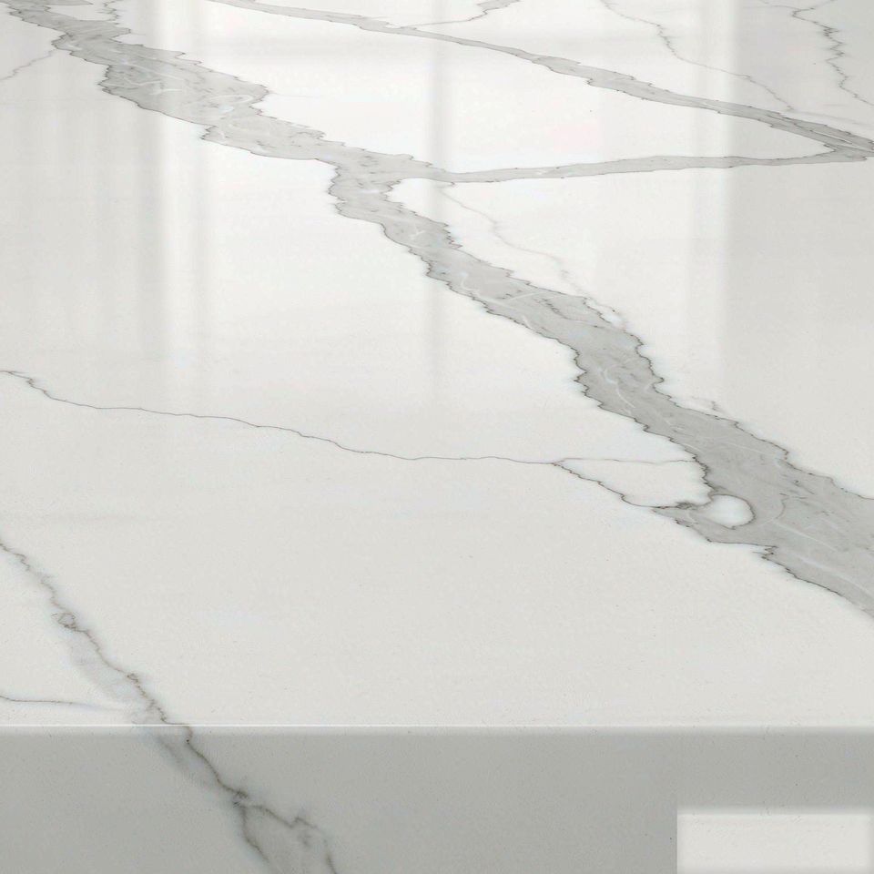 東方白 Oriental White Marble 石材樣板圖，白色系，產地中國，產地中國，體積密度2.73 g/cm³，吸水率≤0.23%，莫氏硬度4，適用於牆身、檯面、洗手間、地面、特色牆