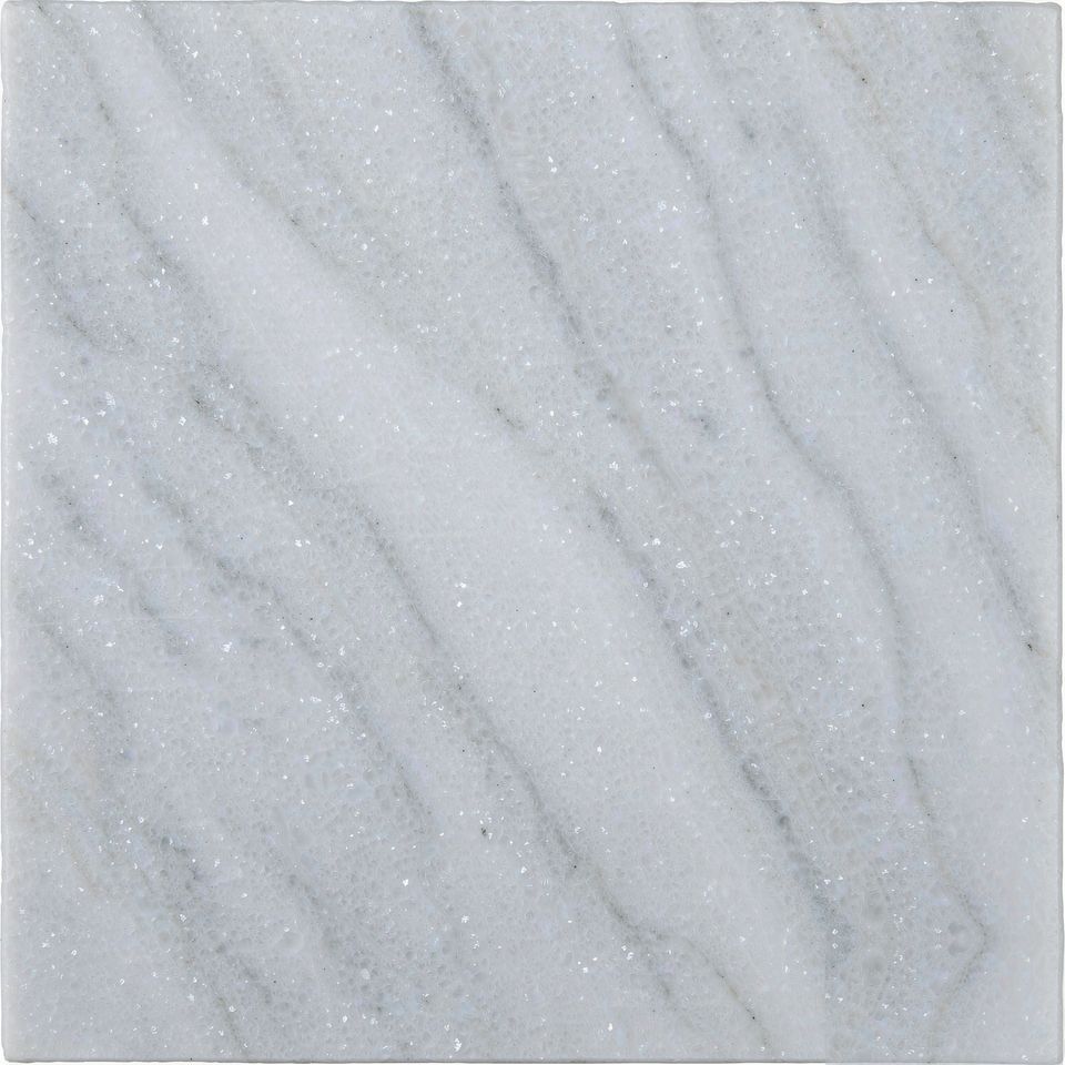 雪晶白 Snow Crystal White Marble 石材樣板圖，白色系，產地希臘，產地希臘，體積密度2.67 g/cm³，吸水率≤0.48%，莫氏硬度4，適用於牆身、檯面、洗手間、客廳、大堂