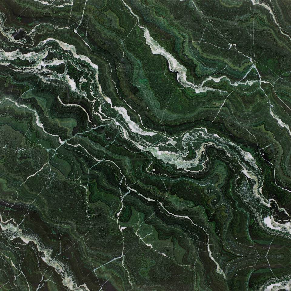 大花綠 Verde Alpi Marble 石材樣板圖，綠色系，產地意大利，產地意大利，體積密度2.67 g/cm³，吸水率≤0.18%，莫氏硬度4，適用於牆身、檯面、特色牆、大堂、地面