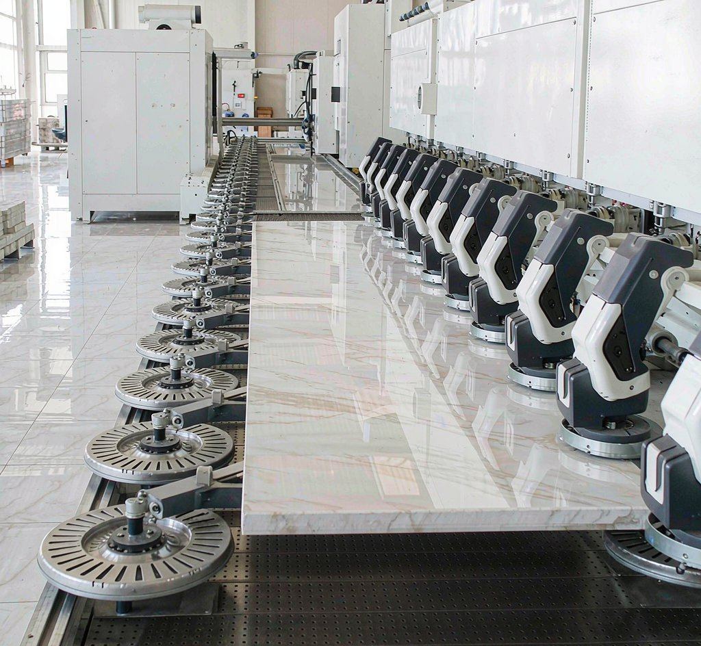 a fully automatic polishing line with a row of polishing heads 全自動拋光線 高清石材鑒賞 - 香港恆生石材