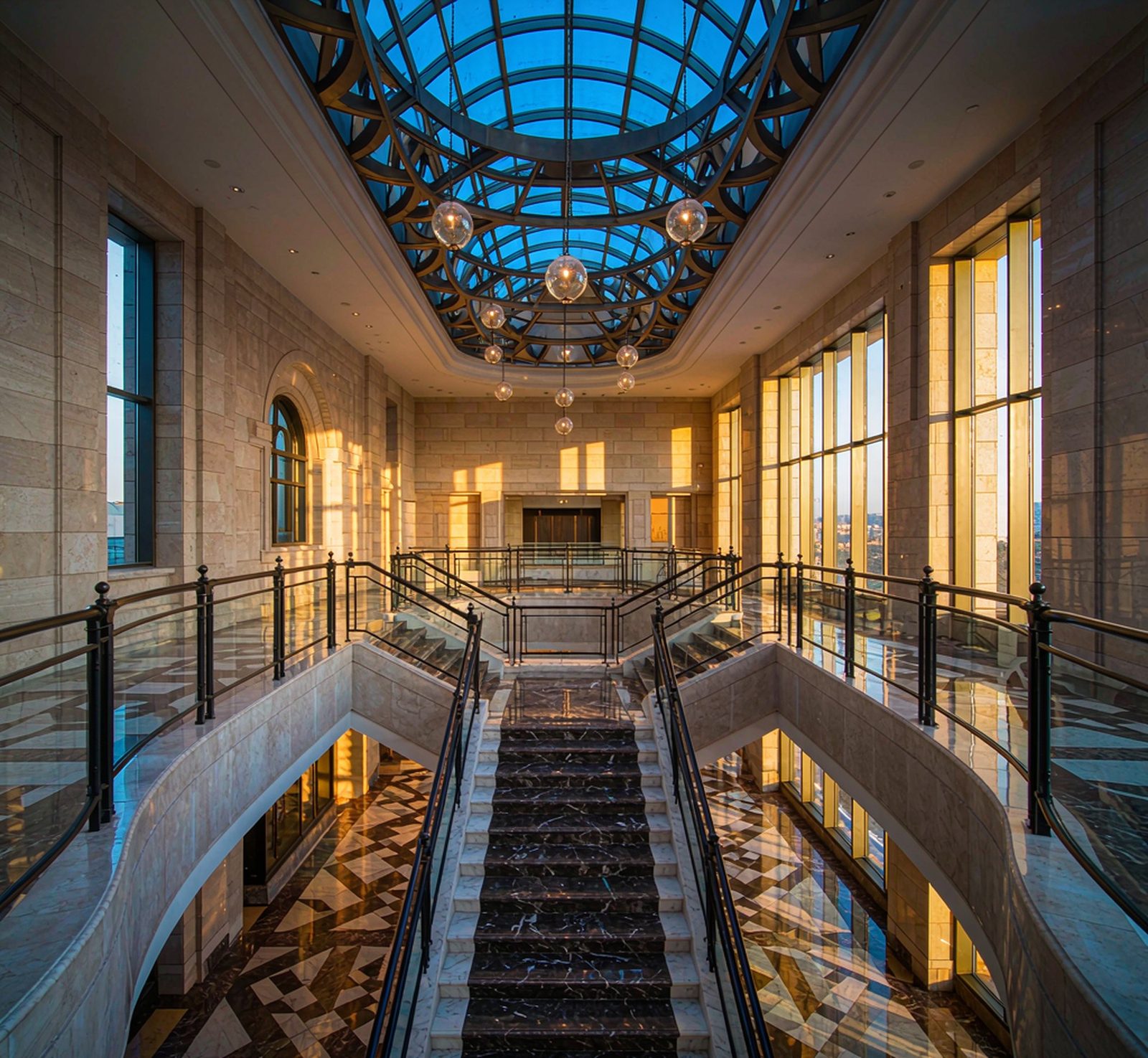 a hotel lobby grand staircase with marble-clad steps 酒店大堂雲石樓梯 高清石材鑒賞 - 香港恆生石材